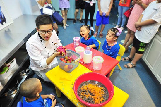 天津海洋馆“冰GO海洋节”开启极地特色酷爽之旅