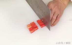 鲜鱿鱼丝怎么炒又嫩又好吃,怎么炒鱿鱼丝才好吃又简单