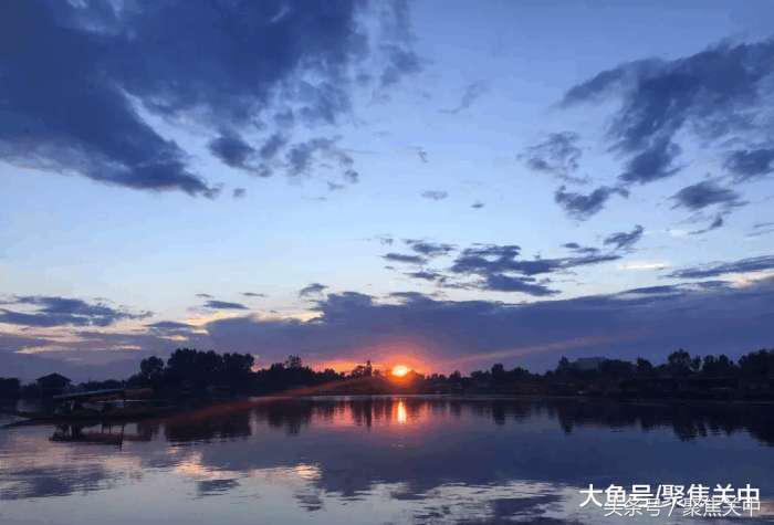 20岁姑娘一个人穷游中国,山西姑娘一个人在旅游