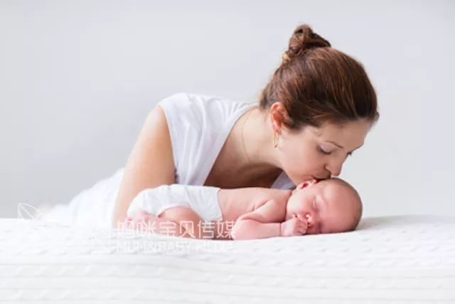 产后下奶了还喂奶粉吗,产后第二天加多少奶粉