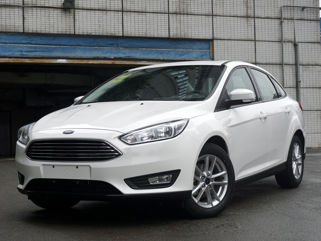 福特福克斯三厢2021款stline试驾,福克斯active降价5万