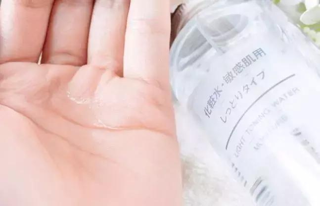 油性皮肤夏天适合用什么水乳,夏天最好用的水乳干皮