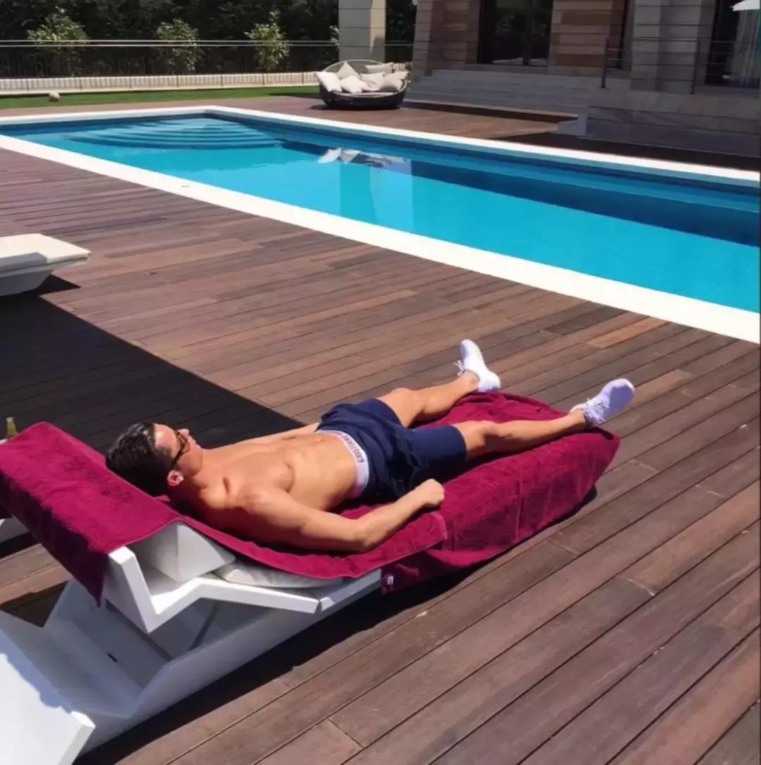 梅西内马尔c罗豪宅,梅西和c罗的房子长啥样