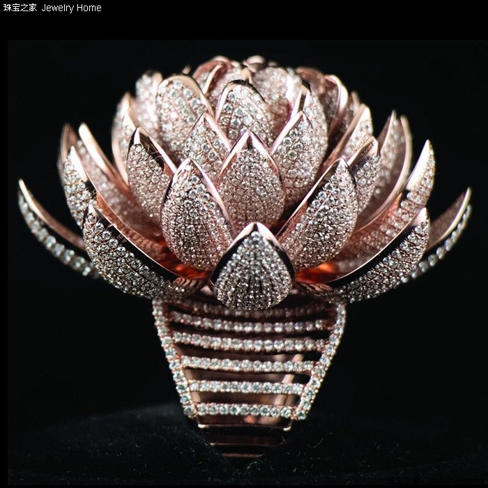 萌新钻石用在哪里,萌新超人的钻石