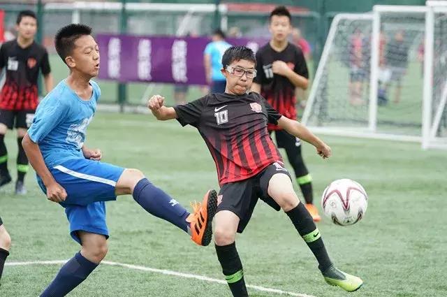 再大的雨也浇不灭我们的热爱足球,2020北京青少年足球比赛