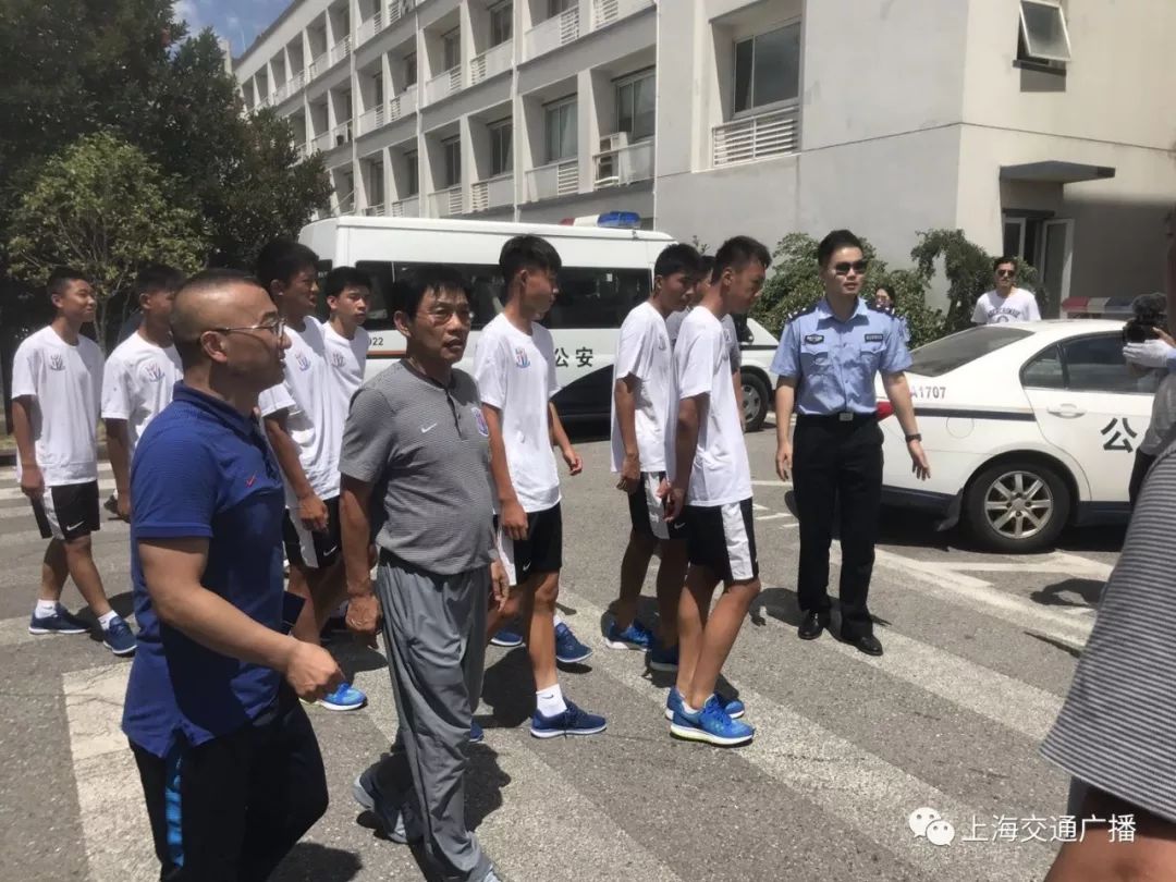 因为这个动作，申花提前一天上头条！