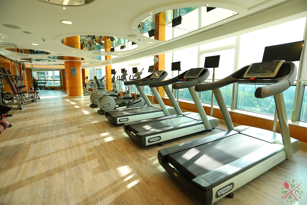 在香港带孩子逛超市 (怎么样带着孩子去香港扫货)