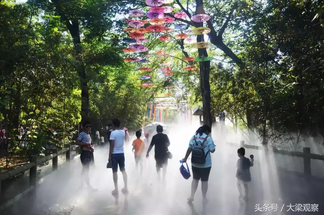 世界杯足球宝贝巡游,足球宝贝秀现场