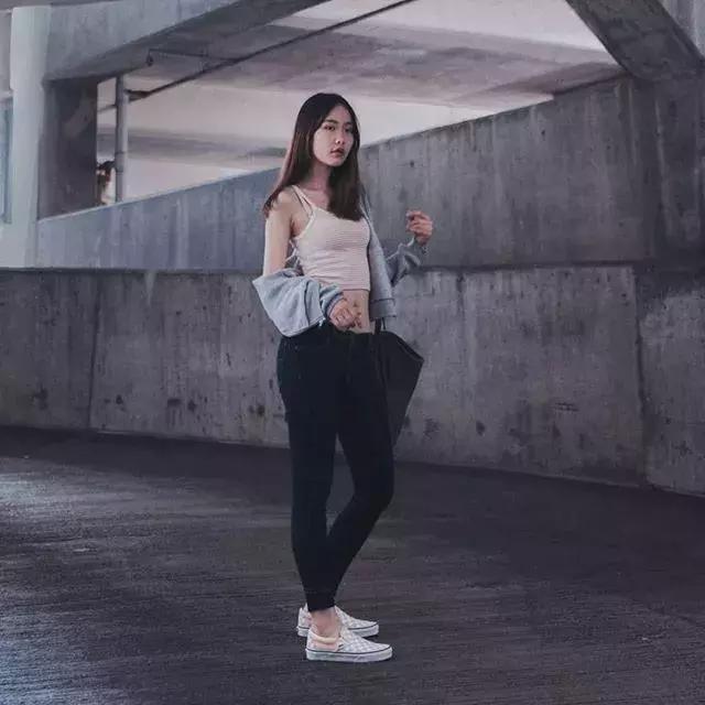 面对镜头不自然怎么克服,拍照怎么让自己更有镜头感