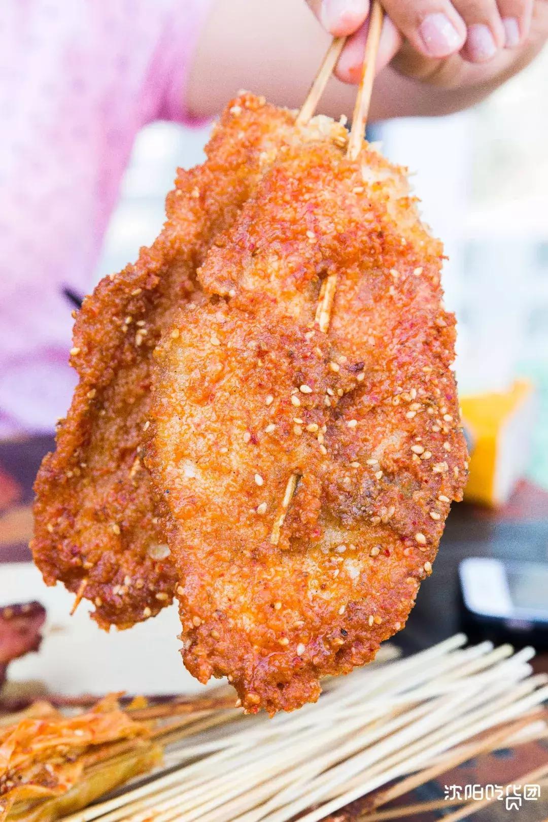 炸串刷“神酱”！路过不一定会进的小店，竟吃出了童年的味道！