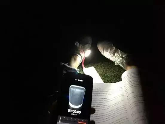 不顾外貌，三天一哭，最后我考上了人大