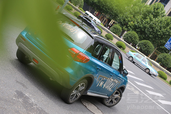 铃木维特拉长途测评,刚柔并济戈壁试驾长安铃木维特拉