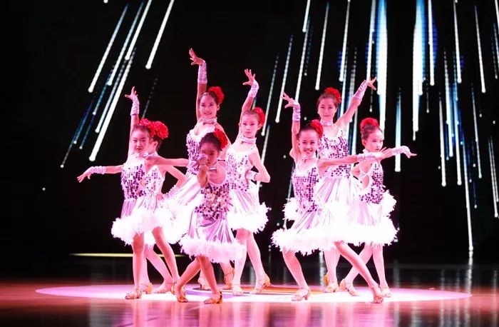 北京市第十五届运动会开幕蔡奇宣布开幕陈吉宁致开幕词李伟吉林出席