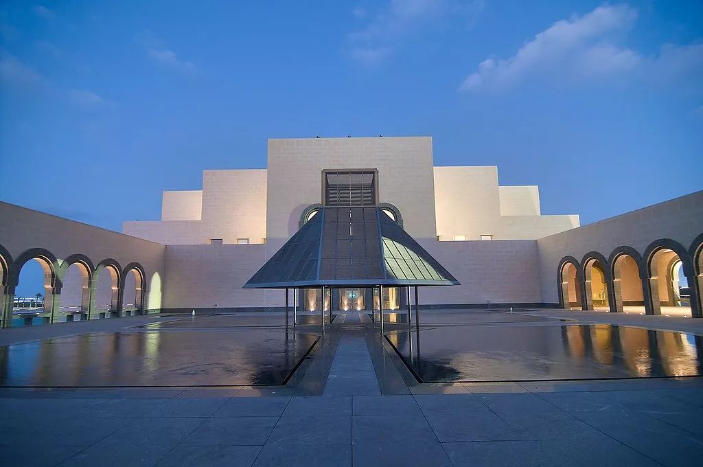 亚洲竟还有个比欧美富裕的小国，下届世界杯举办地直航免签还美哭