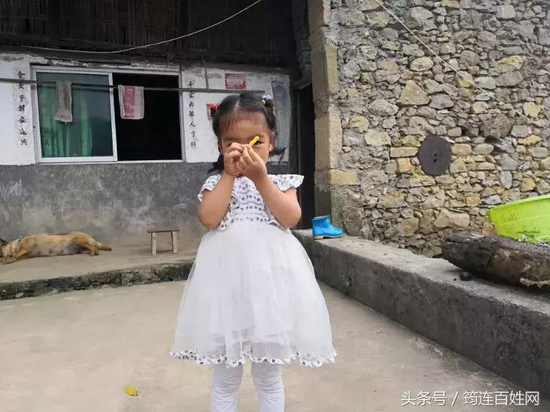 这个曾经身患“怪症”，命悬一线的小女孩，如今竟变成这样！