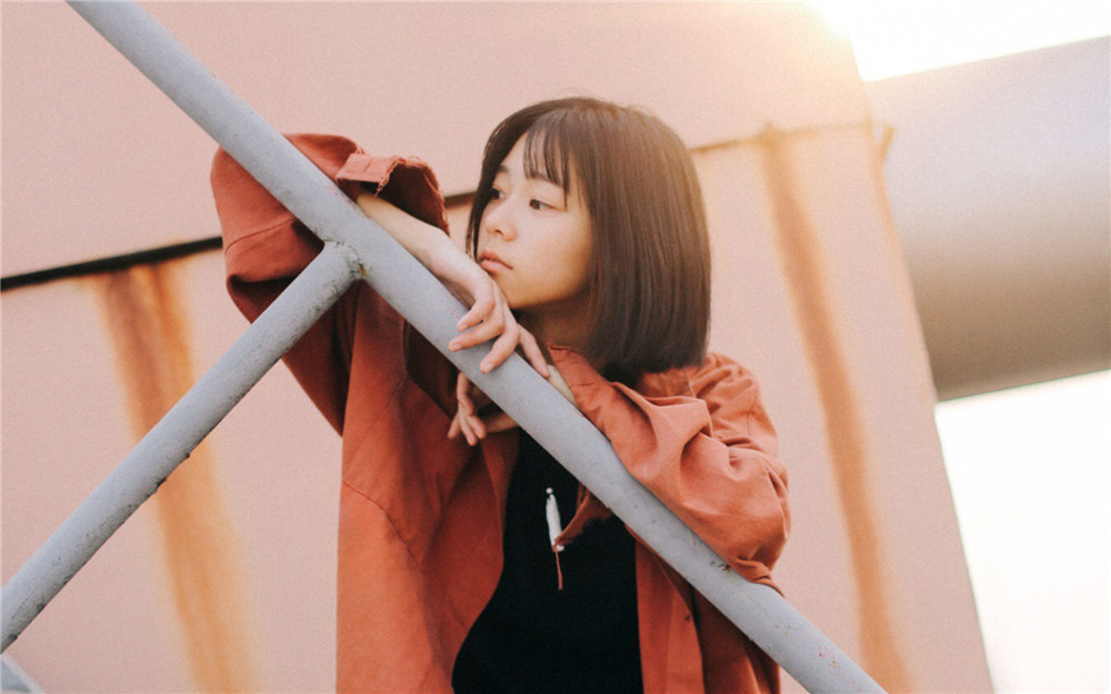 三年前我是为了你才残废的,现在我的腿好了,你还要跟我离婚吗?