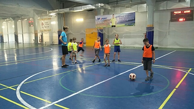 《站在俄罗斯看中国足球》中国健力宝麒麟队俄罗斯之行随笔