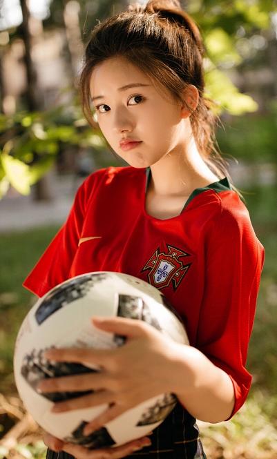 欧美最美足球女神写真,德国最美足球女神写真娜乌西卡
