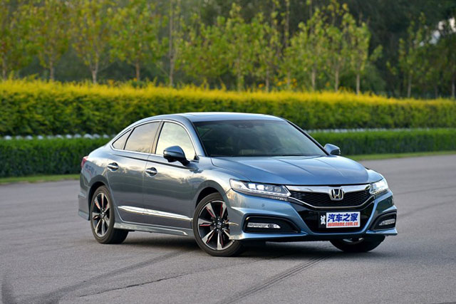 公认的豪华b级车十年开不坏仅15万,最省油质量最好的b级轿车排名