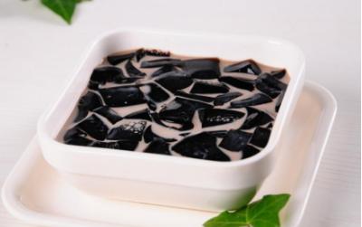 龟苓膏的美食故事,龟苓膏真正的做法里面有没有龟壳