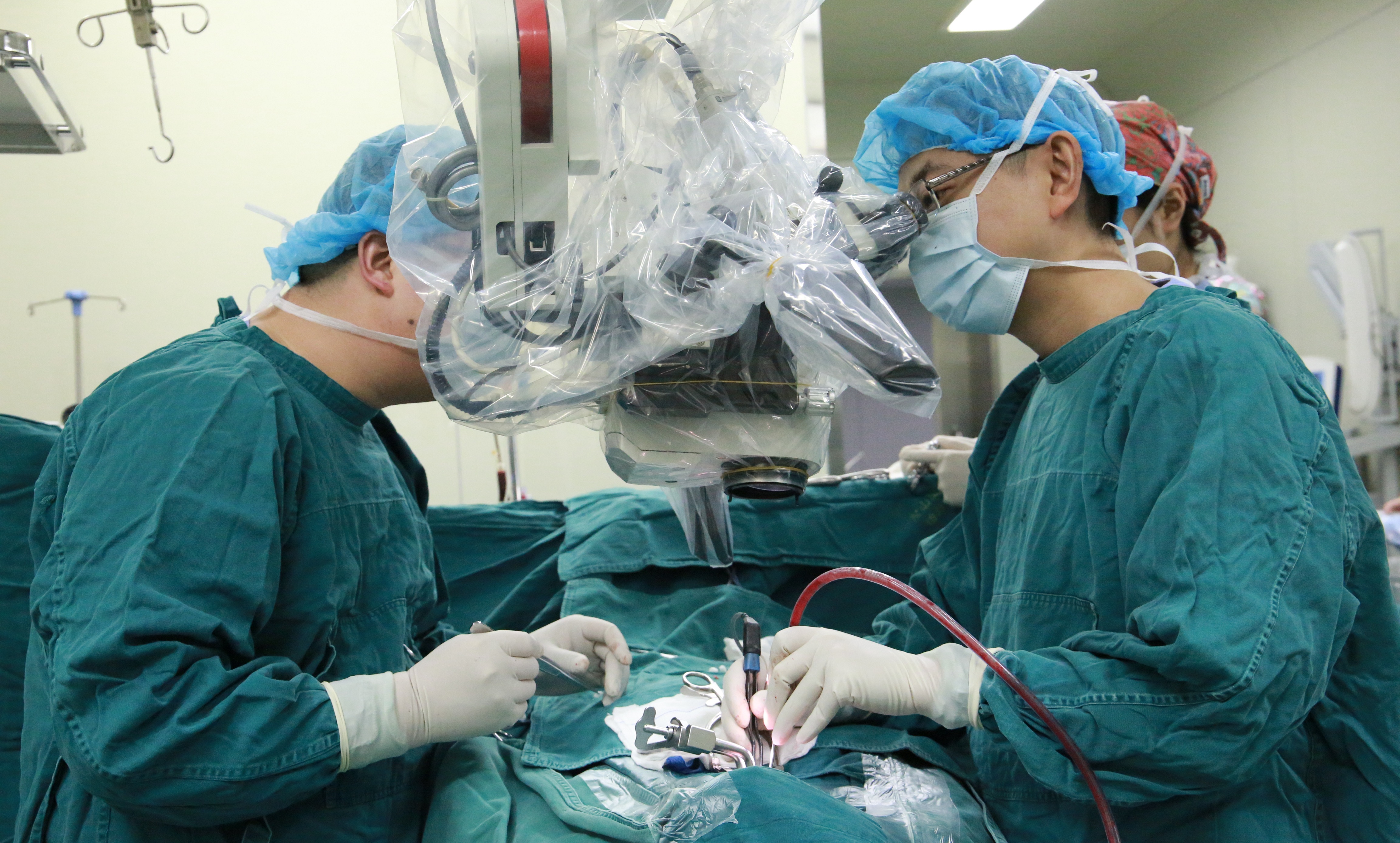 腰椎间盘突出引起腰腿疼怎么缓解,腰椎5骶1椎间盘突出怎么彻底治疗