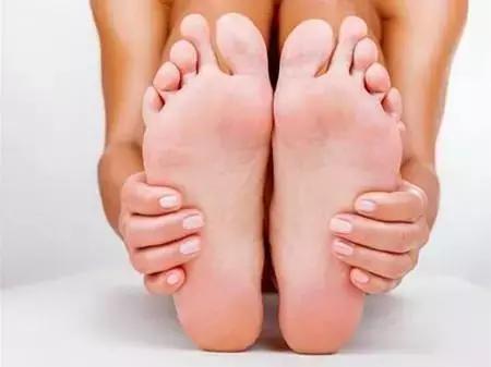 珍珠粉加醋的功效可以治脚气吗,中药泡醋治脚气