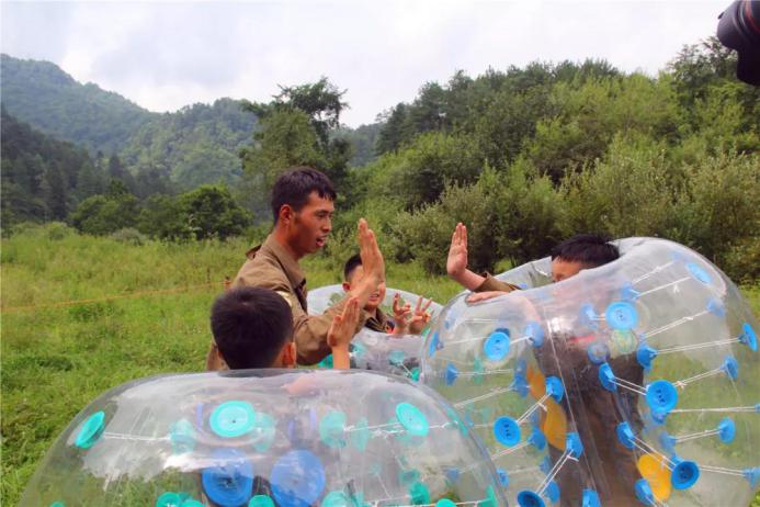 你的夏天又闷又热？不好意思，我们的Summer又清爽又有趣~