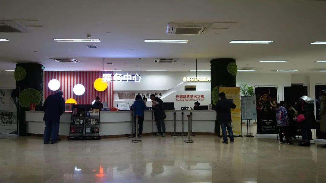 石家庄大剧院人多吗,有多少人去过广州火车站