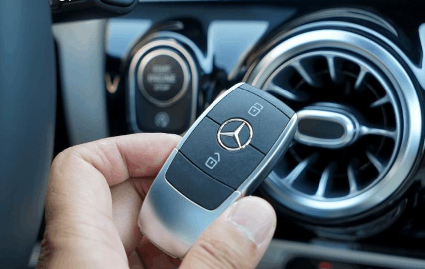 奔驰第一代4系,奔驰a级2023款深度评测