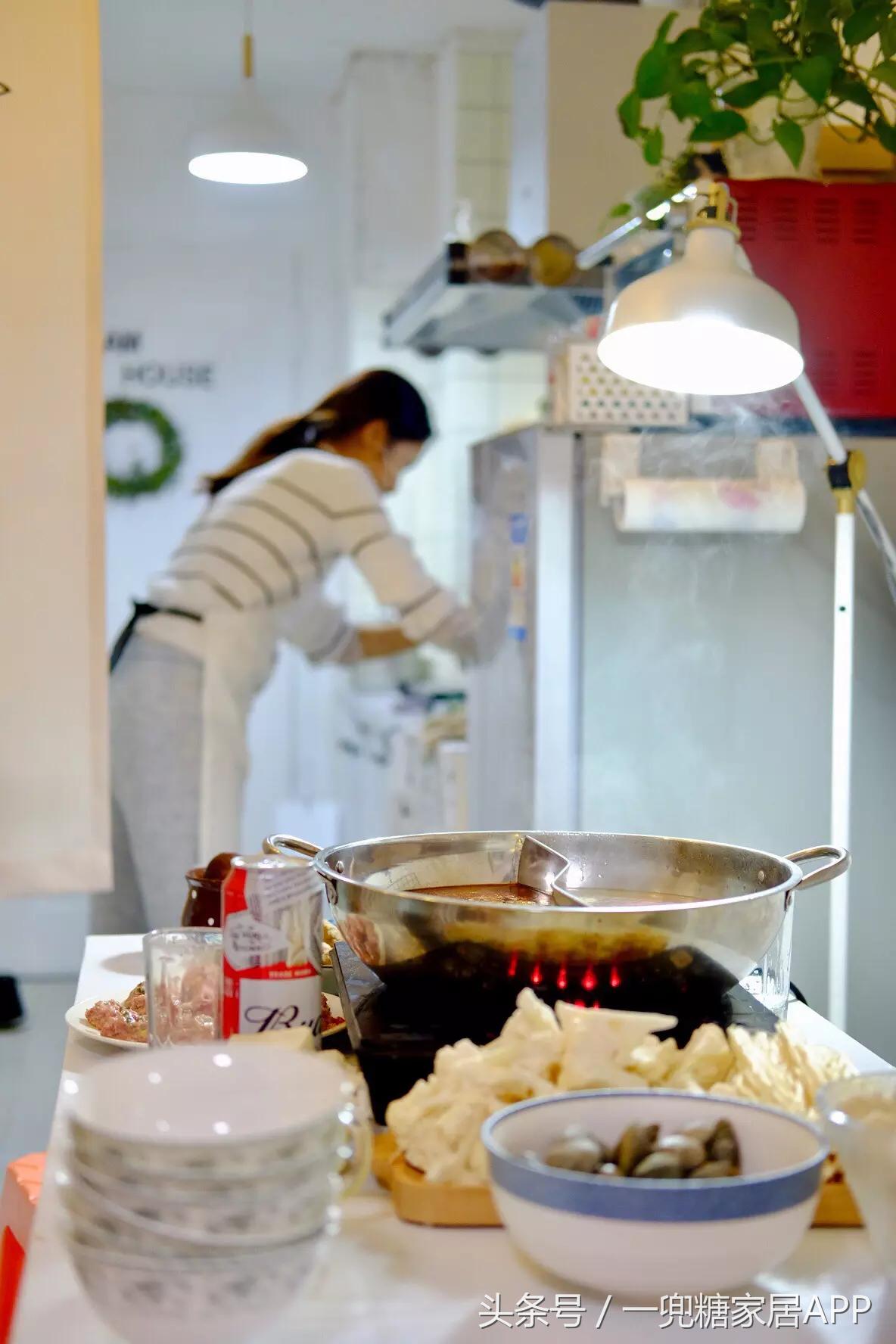 手指褪皮，用坏6对手套，90后美女爆改破旧公寓，是我小瞧你了！