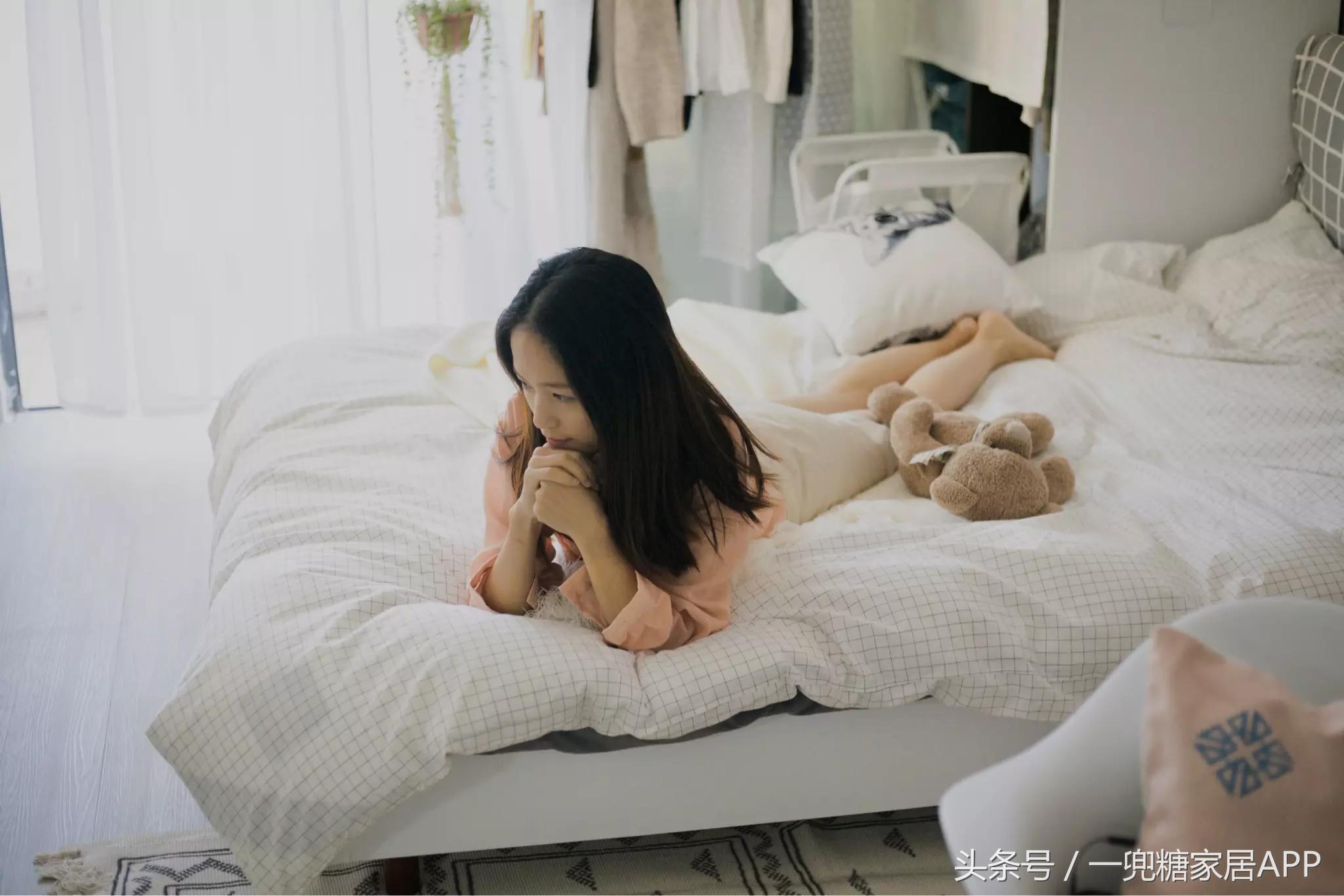 手指褪皮，用坏6对手套，90后美女爆改破旧公寓，是我小瞧你了！