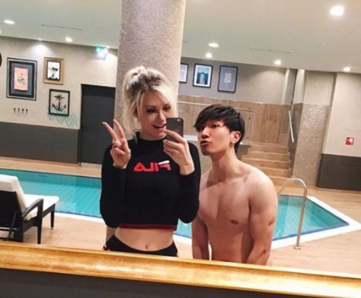 白人女子骂亚裔小伙,白人大骂亚裔女子