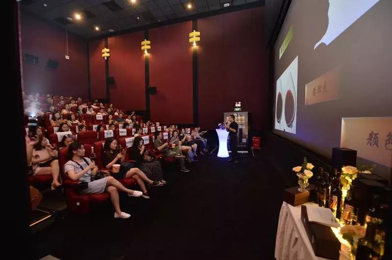 当《邪不压正》邂逅张裕解百纳这才是打开姜文电影的最好方式