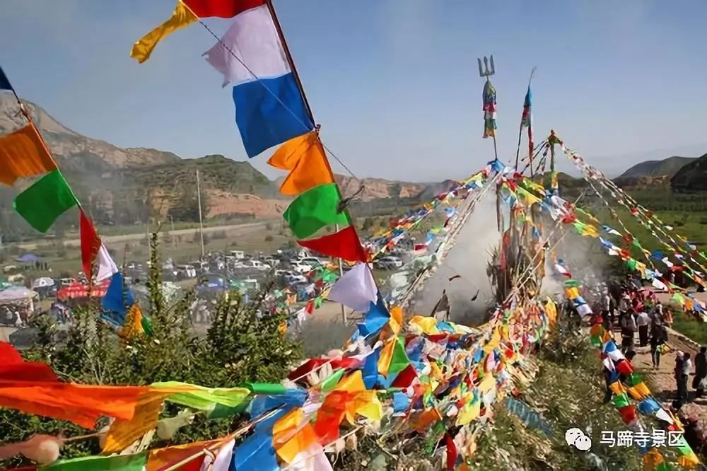 塔尔寺的晒佛节,一年一度的晒佛节