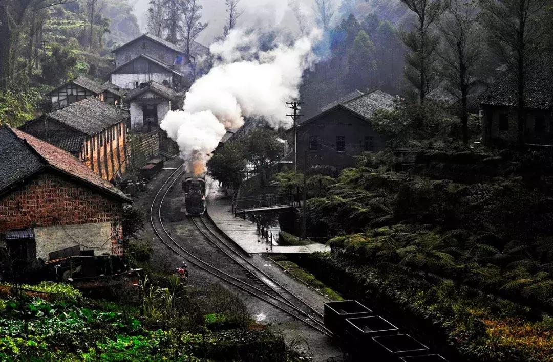 藏不住了重庆这个小城太美了,藏不住了四川话