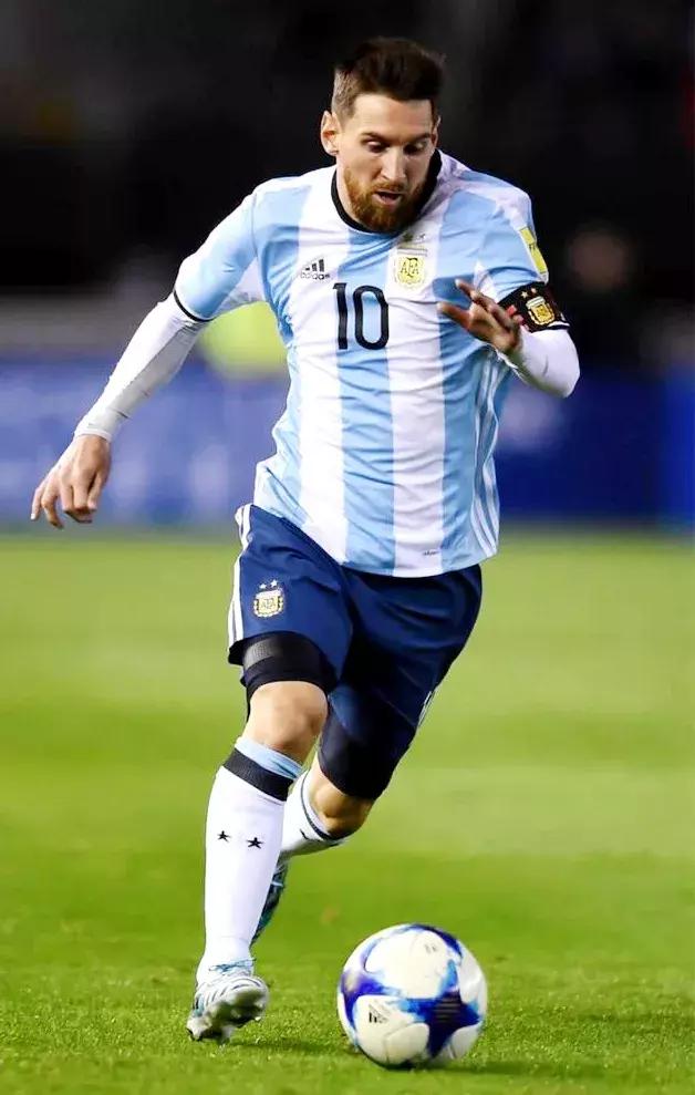 足球不只是一项运动英文,足球的确是一个有温度的运动