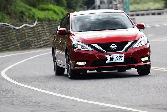 上车睡觉下车拍照很悠闲,上车睡觉下车拍照的视频