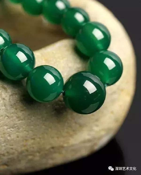 挖玉人挖到价值百万玉石,什么样玉石有收藏价值