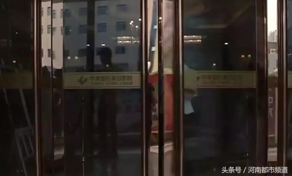 吓人！18岁少女睫毛全扎进眼睛里！父亲为此下跪！太后悔了！