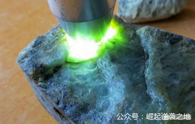 造假成本低玉石,造假暴利