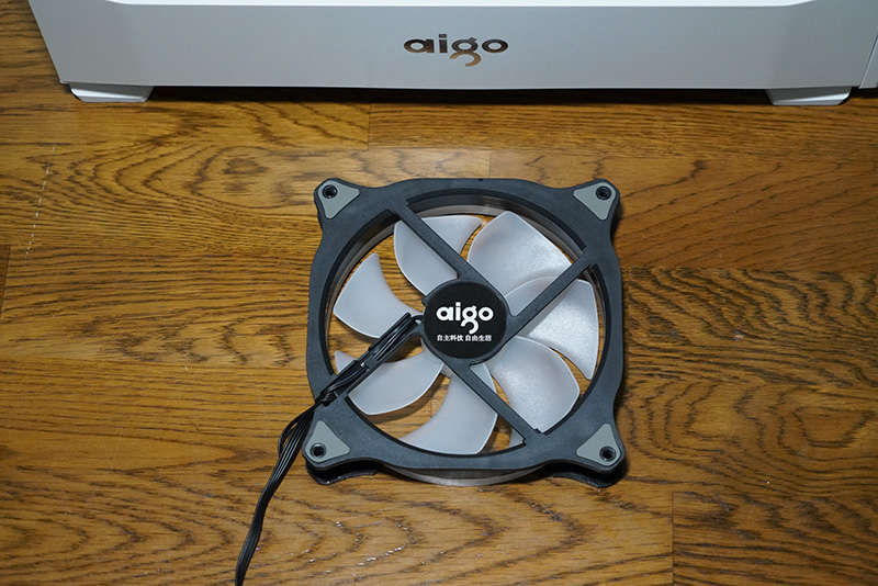 aigo爱国者月光宝盒t20炫光版,爱国者月光宝盒t20机箱前盖怎么拆