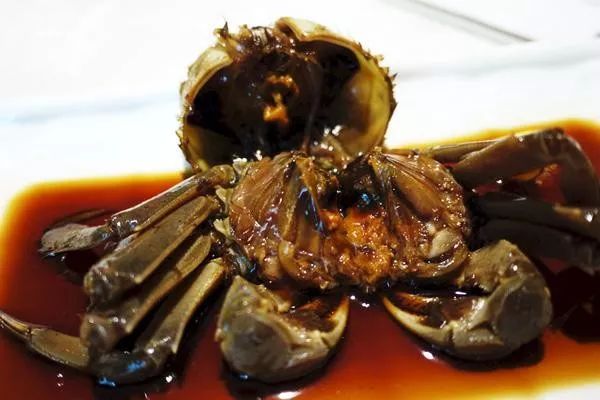 忙归忙，勿忘“六月黄”，今年第一个吃螃蟹的人是谁？