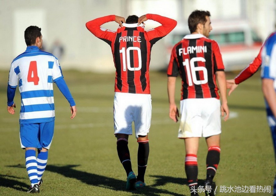 种族歧视何时休！厄齐尔受辱离队，他们都曾在绿茵场上遭遇歧视