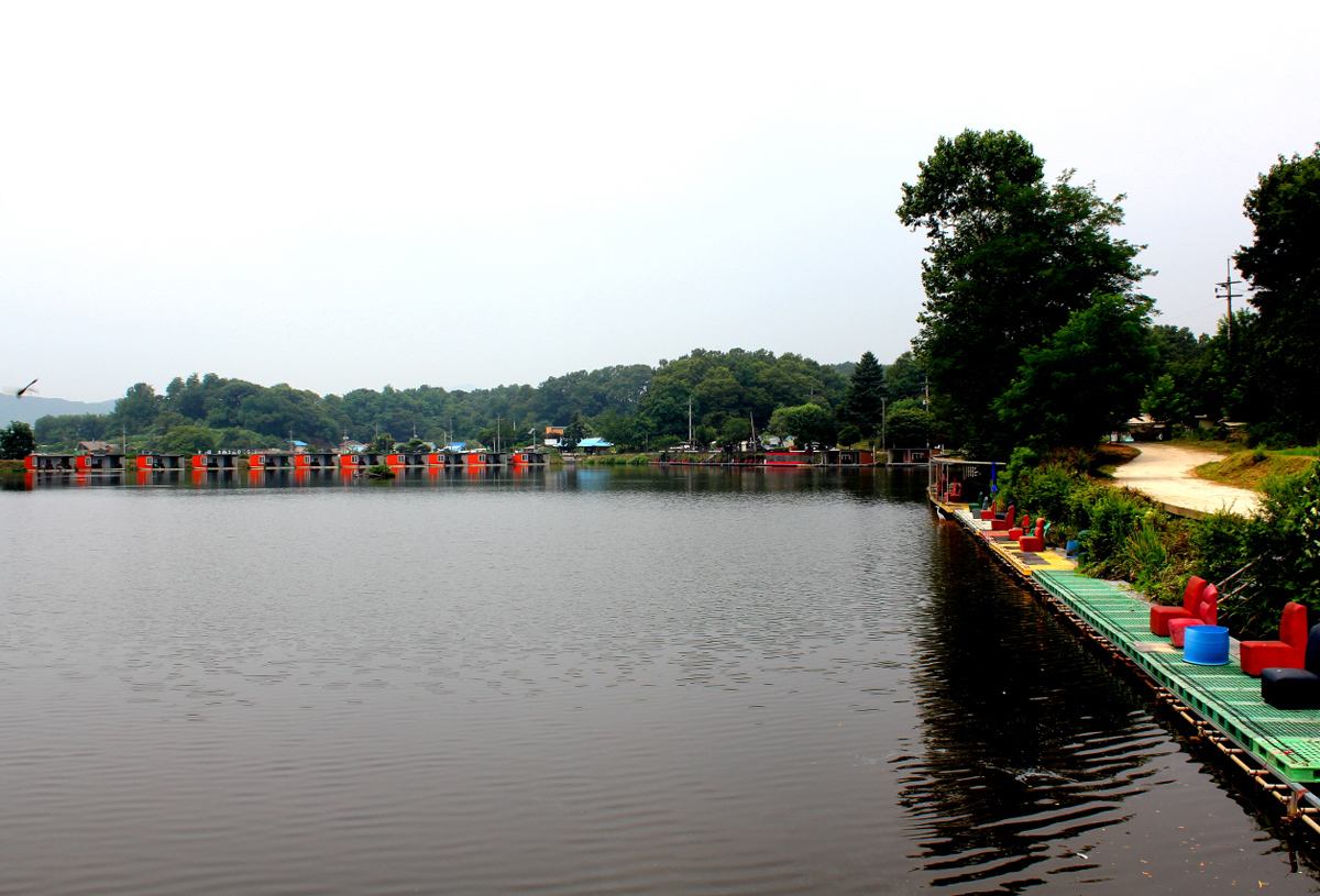 黑坑钓鱼是打窝好还是不打好,钓鱼窝子里有鱼泡但是不吃怎么办