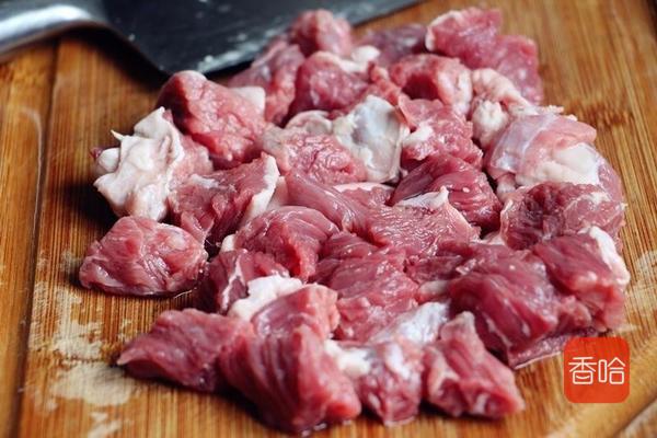 如何煮牛腩又烂又好吃,牛腩如何煮得软烂多汁