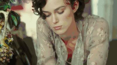 凯拉奈特莉颜值巅峰,平胸也可以很高级