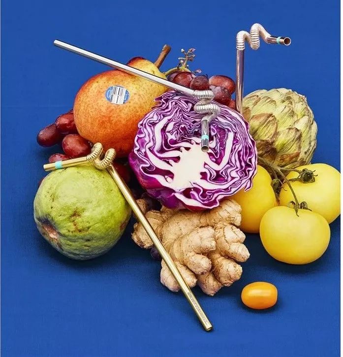 王菲戴的那个1500元回形针不算夸张，蒂芙尼180多年前就在卖镶钻金铅笔了！