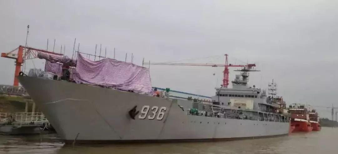 只有先进*器武**才能披三色编制袋！解放军现在还用哪些土法子？