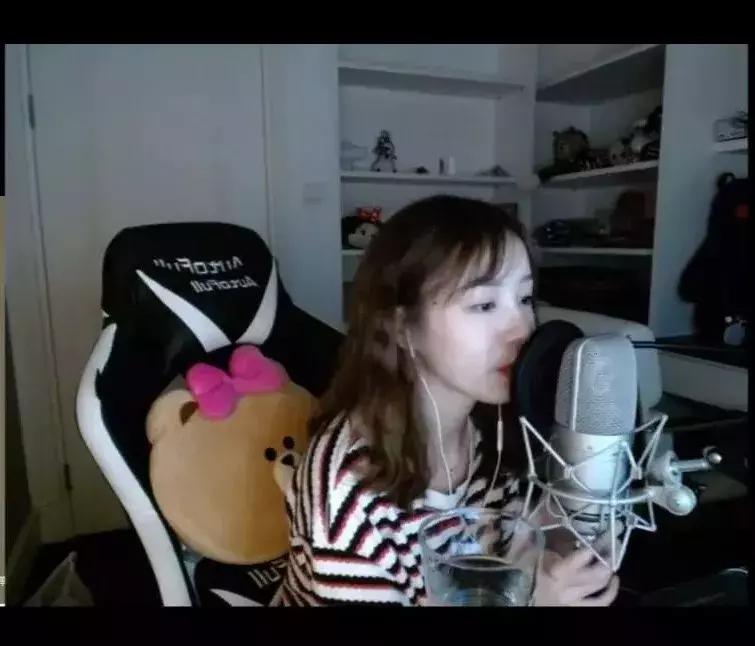 王思聪熊猫直播亏损如何补上,熊猫直播王思聪挣到钱没有