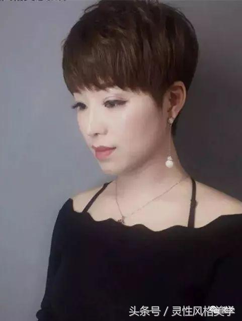 时尚气质高雅的短发造型烫,烫减龄时尚免打理的短发